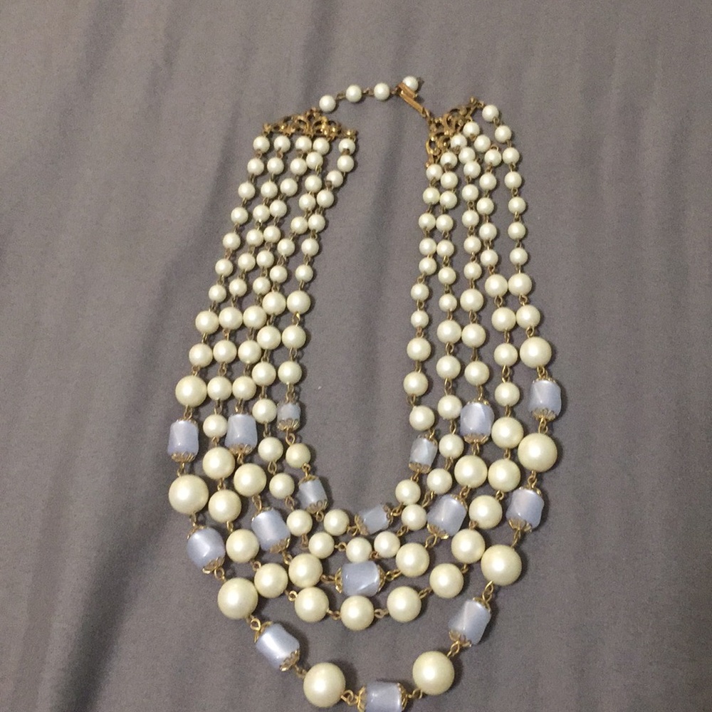 Stunning Vintage Pearl Necklace